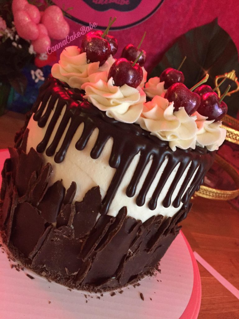 Where to find vegan birthday cake in Las Vegas. For more vegan options in Las Vegas, visit www.vegansbaby.com