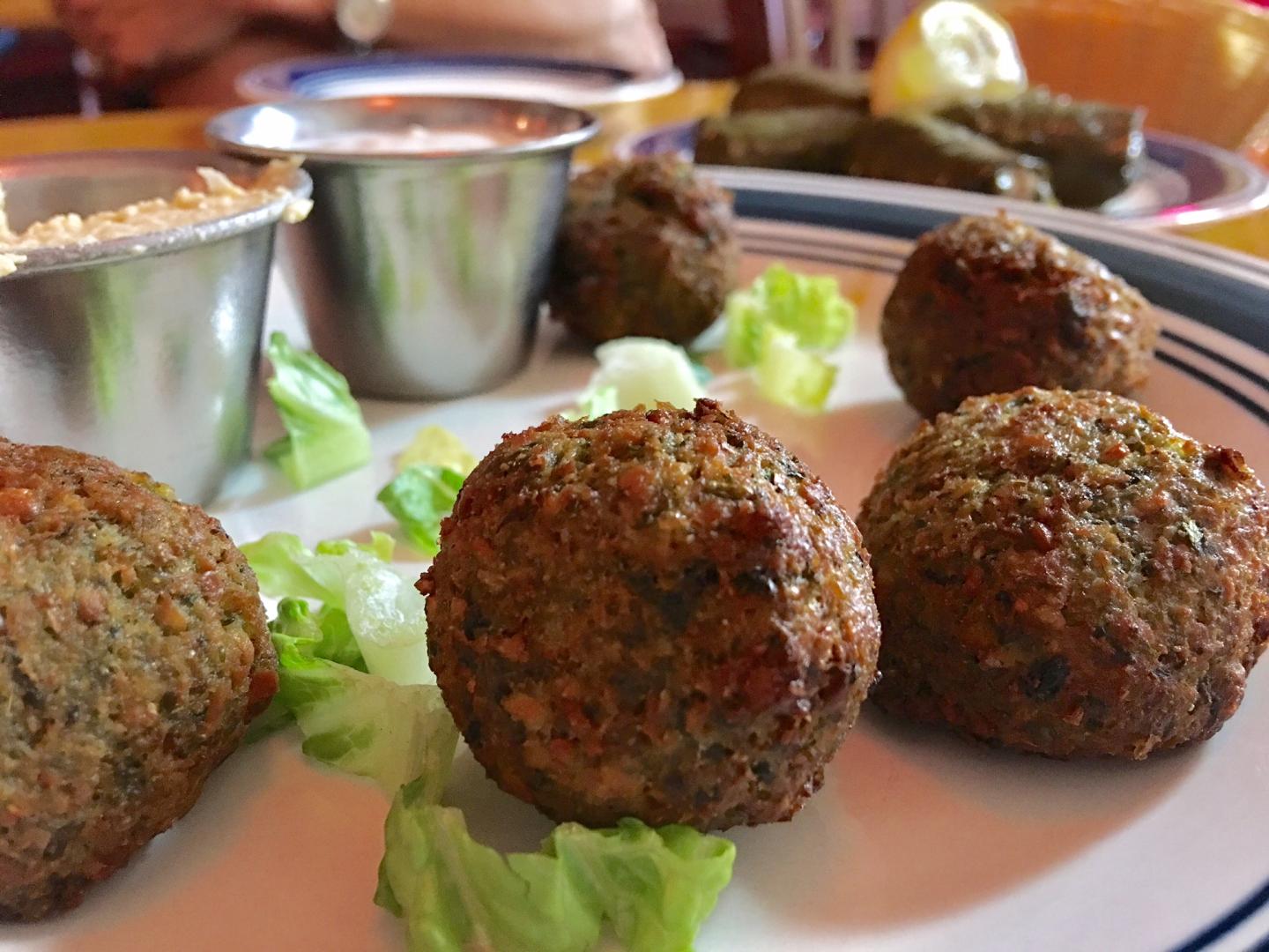 A guide to vegan dining in Rehoboth Beach, Delaware by Vegans, Baby. For more vegan dining guides, visit www.vegansbaby.com/vegansbaby2018