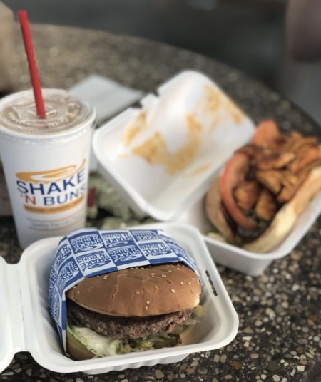 Looking for vegan options in Bakersfield, California? Here's a guide to vegan and vegan-friendly restaurants in Bakersfield, California. For more vegan dining around the world, visit www.vegansbaby.com/vegansbaby2018