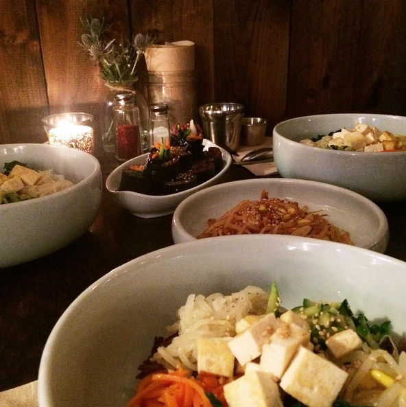 Looking for vegan dining in the Albany region of New York? Check out this dining guide! For more vegan dining guides around the world, visit www. vegansbaby.com/vegansbaby2018