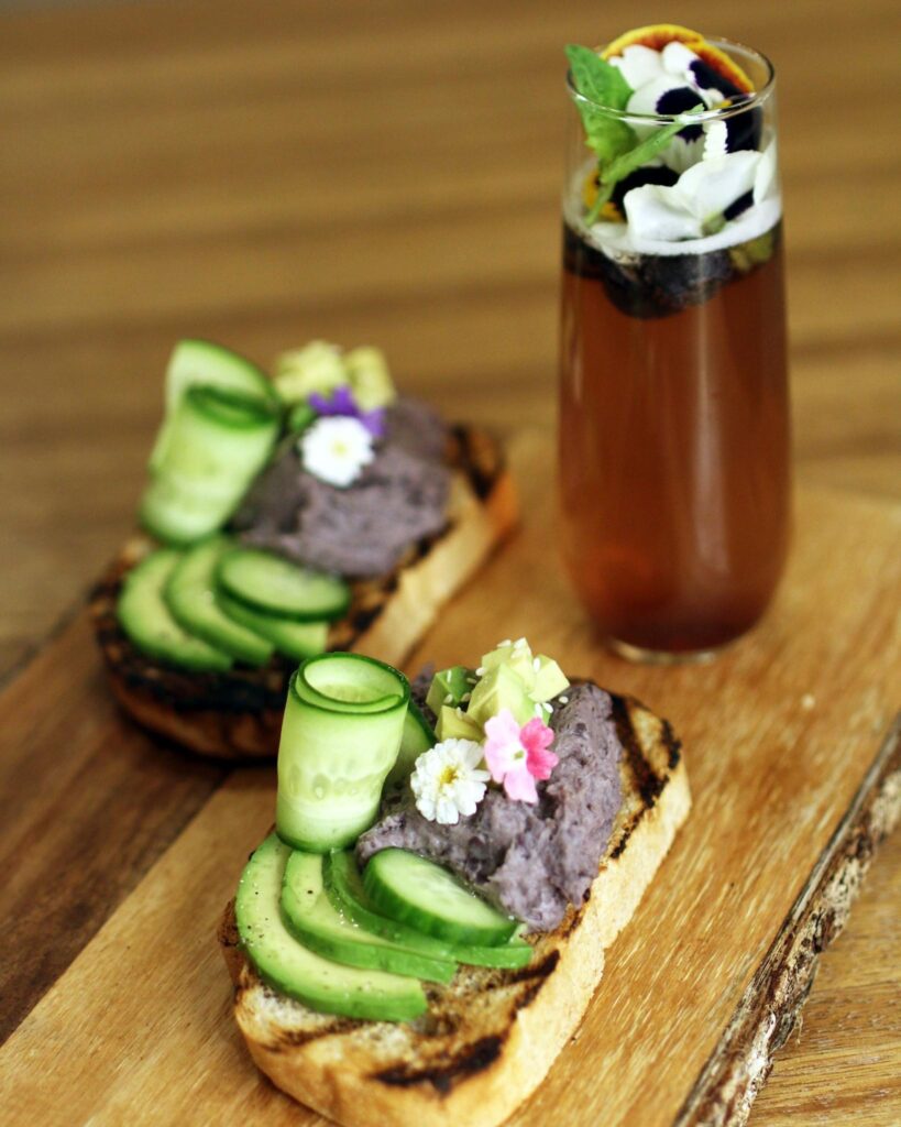 Vegan food near me: the best vegan restaurants in Las Vegas. For more vegan dining in Las Vegas visit www.vegansbaby.com