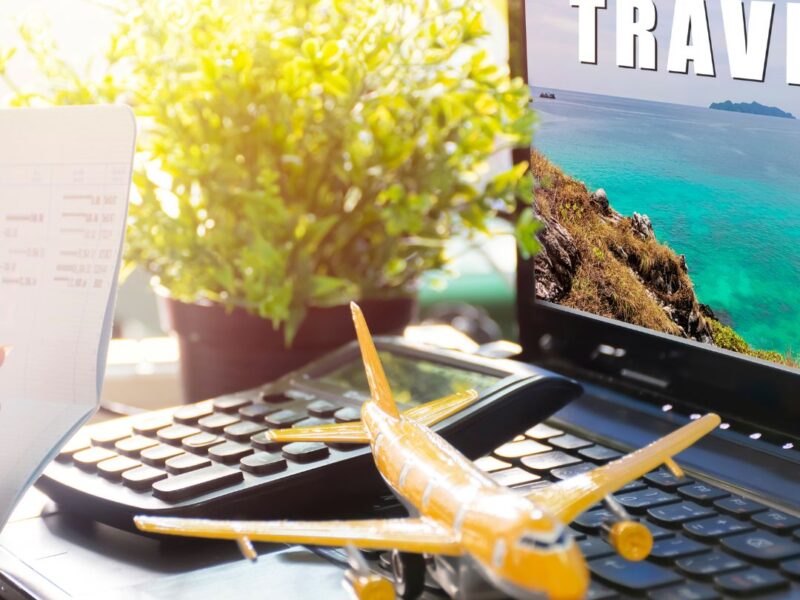 How to plan vegan travel. Vegan travel tips